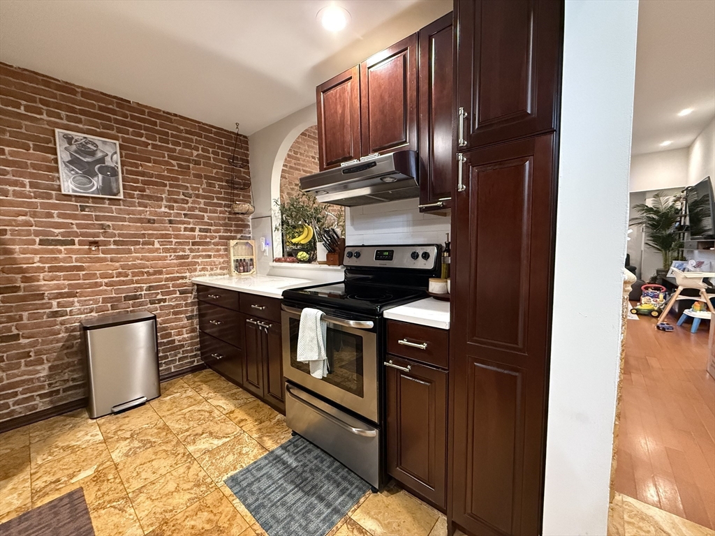 100 Captain's Row, Chelsea