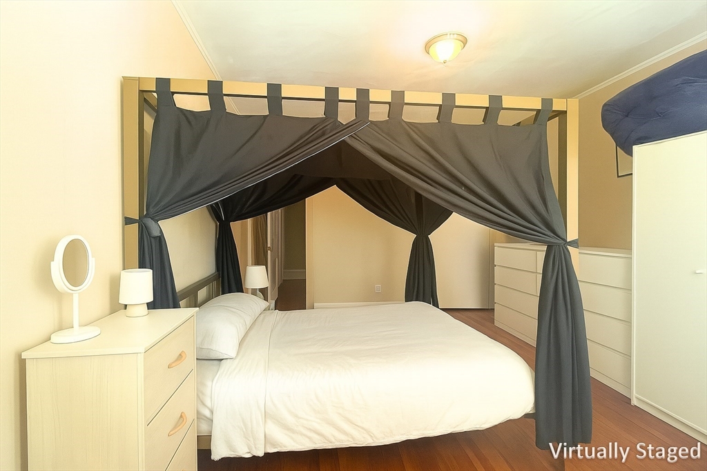 3907 Washington St, Jamaica Plain