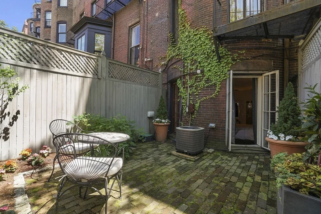 319 Marlborough St, Back Bay