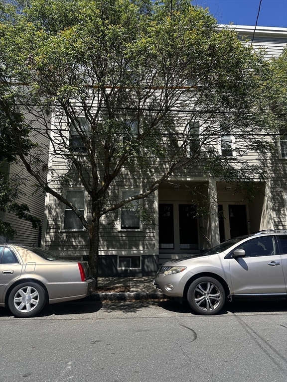 235 Charles St, East Cambridge