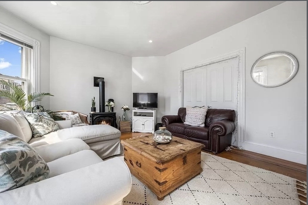 866 East Fifth, South Boston