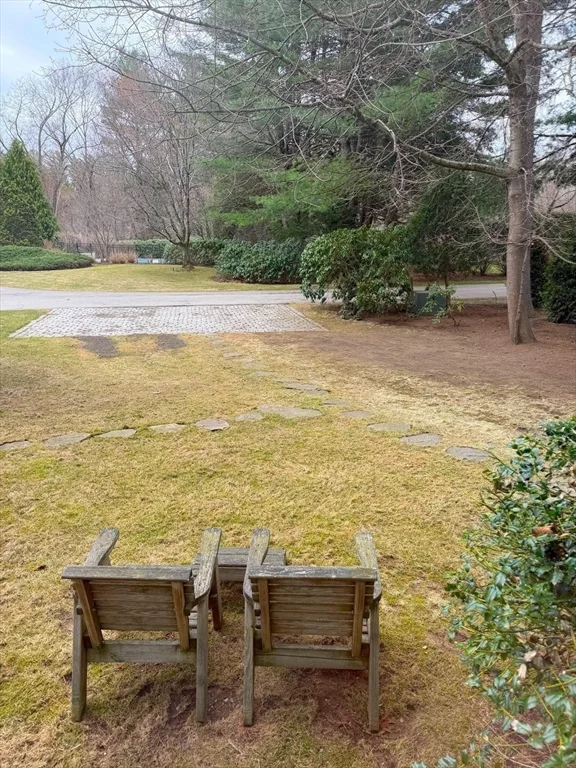 2 Wildflower Ln, Wayland