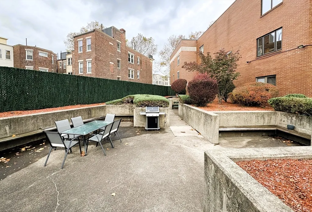 28 Parkman St, Coolidge Corner