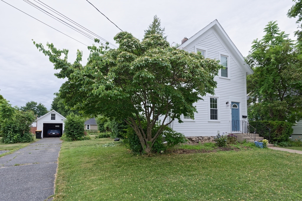 336 Bishop St, Framingham