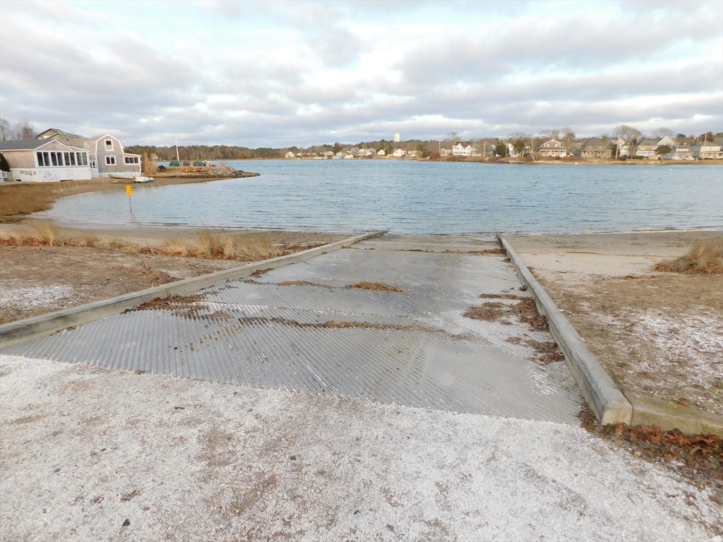 16 Thirteenth St, Wareham