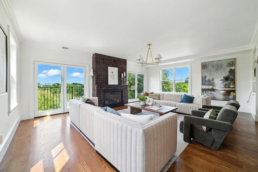 197 Winchester St, Coolidge Corner