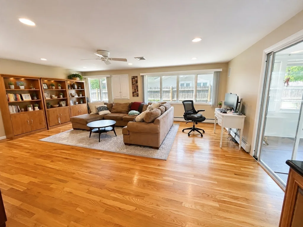 15 Leonard Rd, Framingham