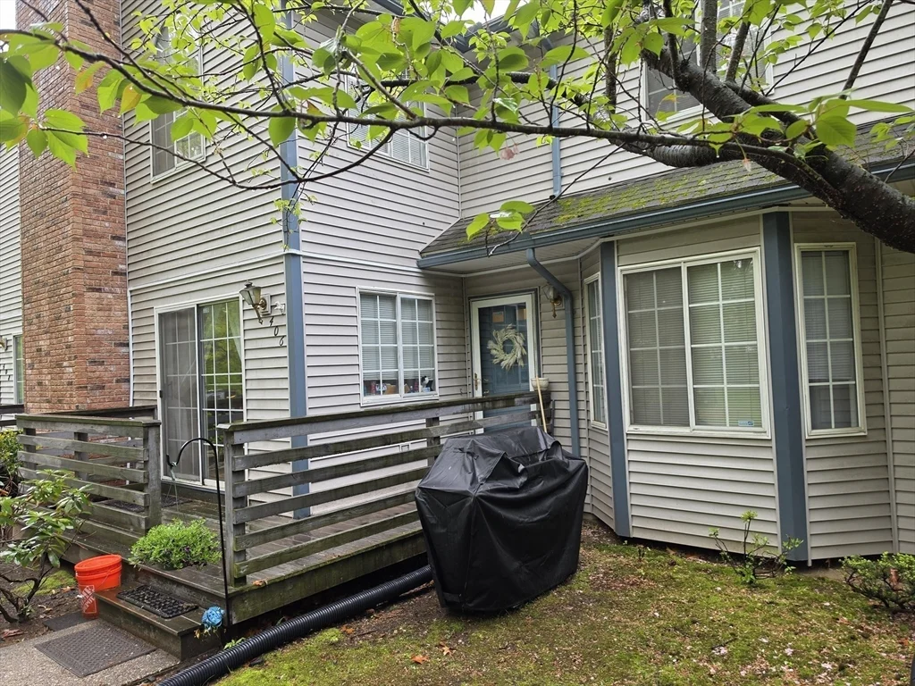 104 Johnson Rd, Chicopee