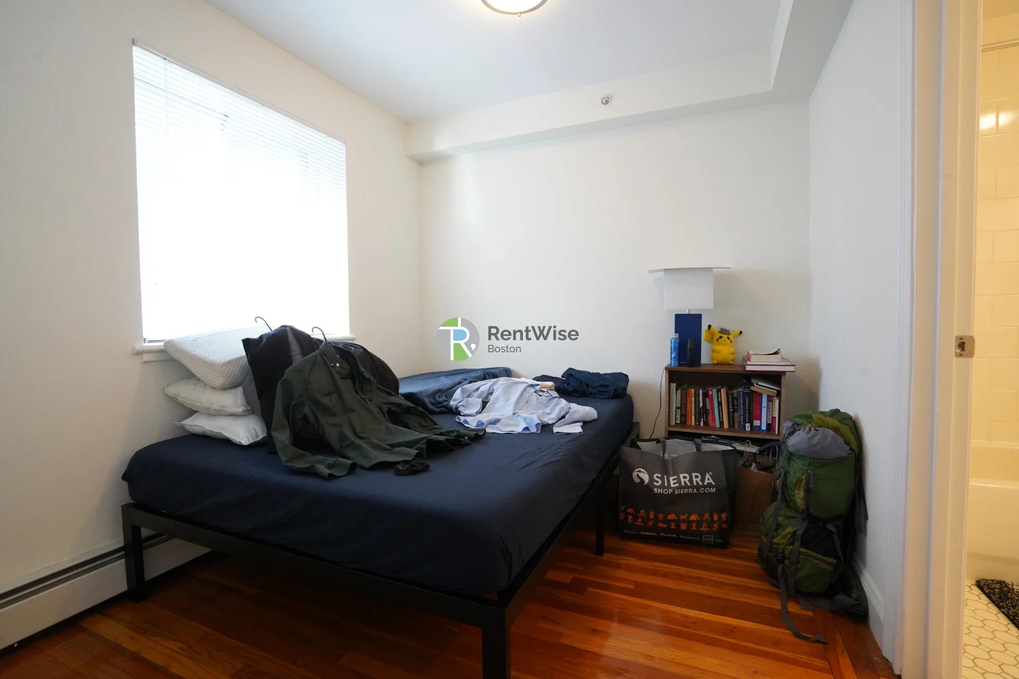 8 Griggs Pl, Allston