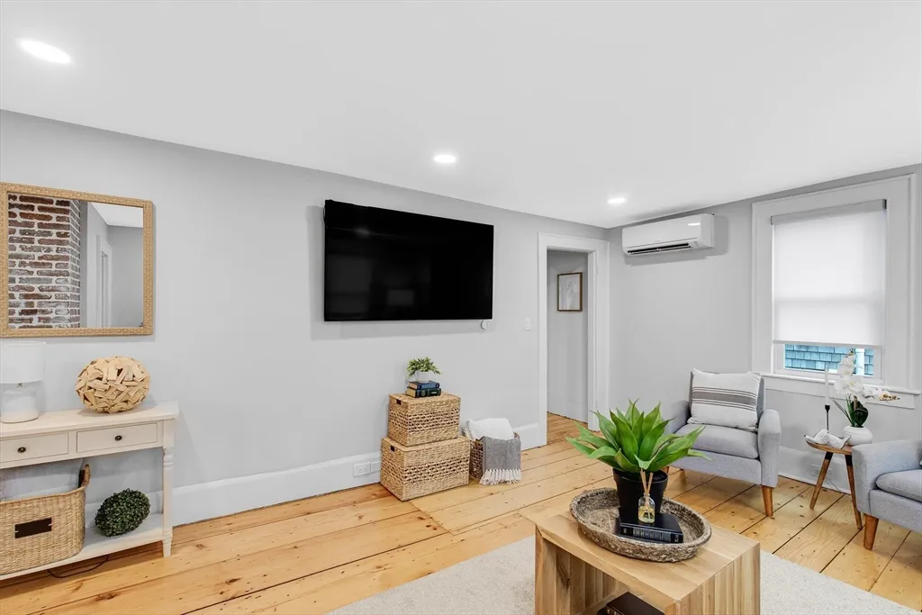 7 Summer St, Newburyport