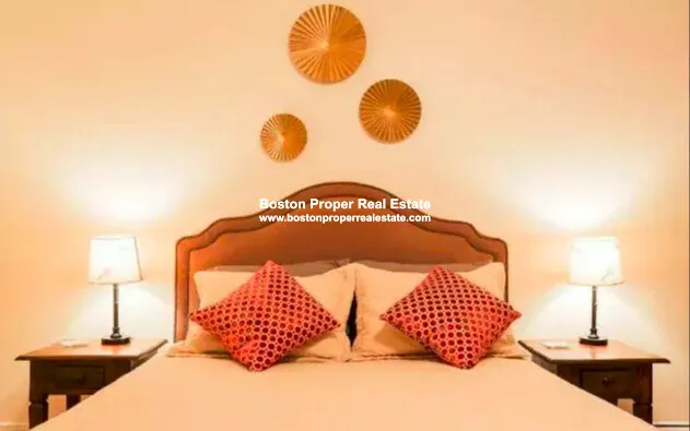 94 West Cedar St, Beacon Hill