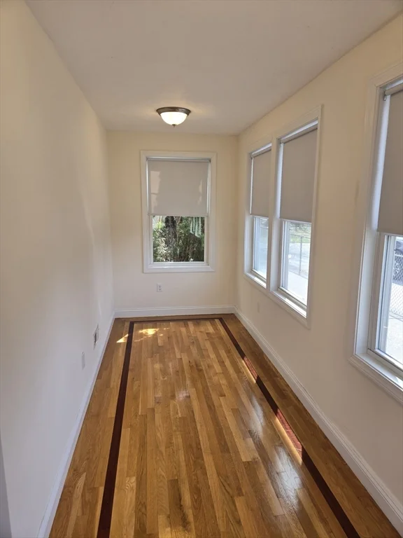 569 Adams, East Milton