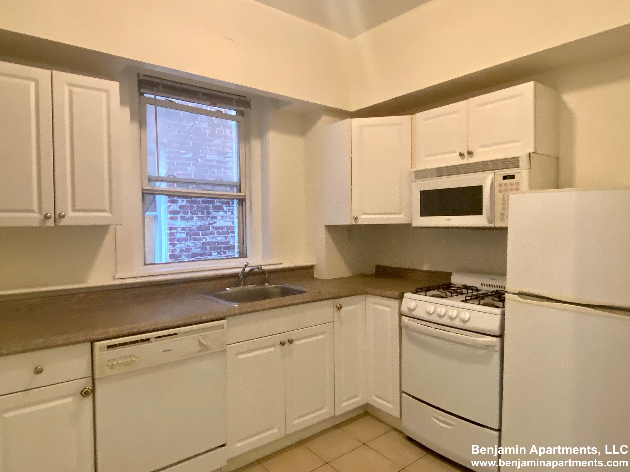 71 Brighton Ave, Allston