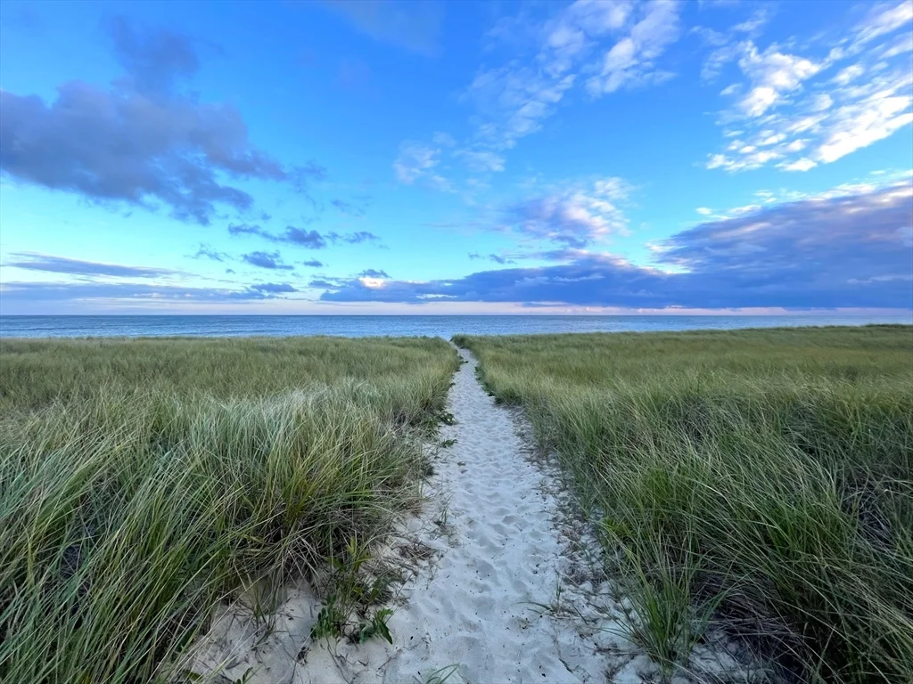 1A Pochick Ave, Nantucket