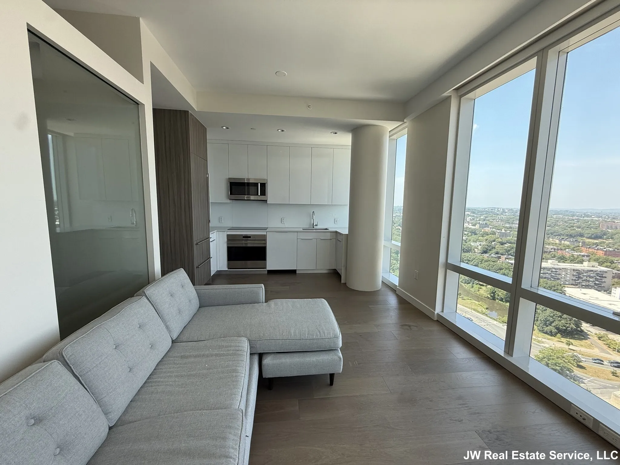 188 Brookline Ave, Fenway