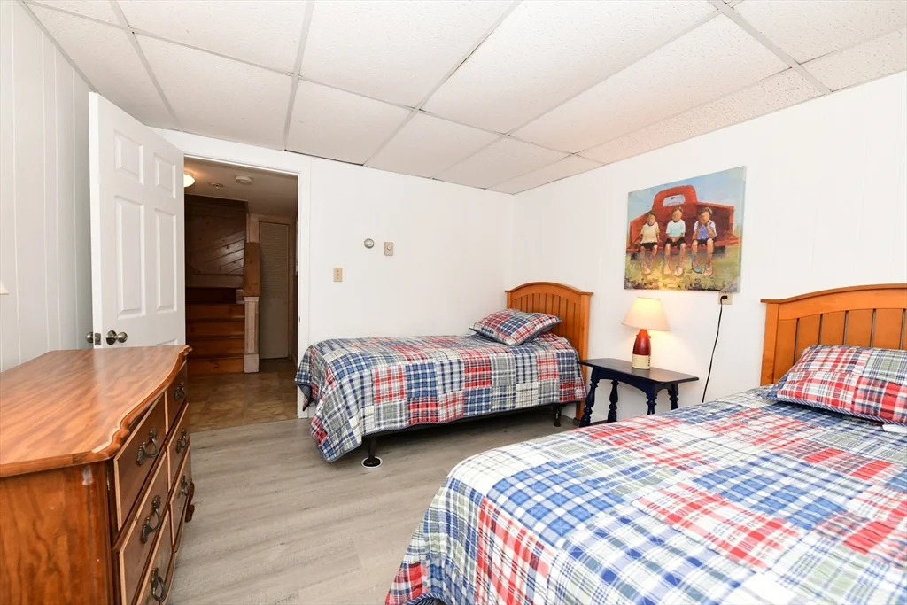 239 Phillips Rd, Sandwich