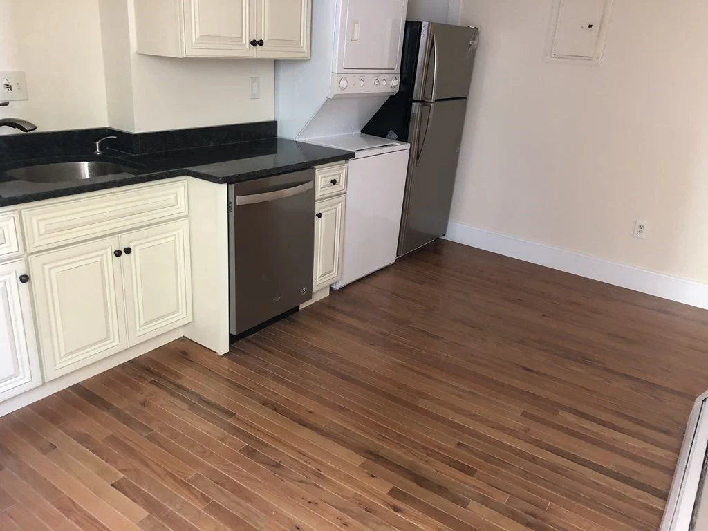 883 Harrison Ave, South End