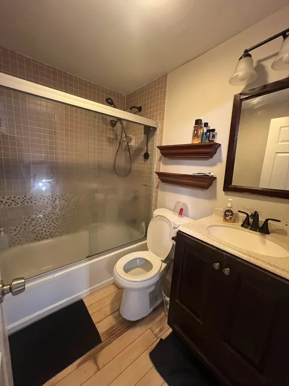 390 Riverway, Mission Hill