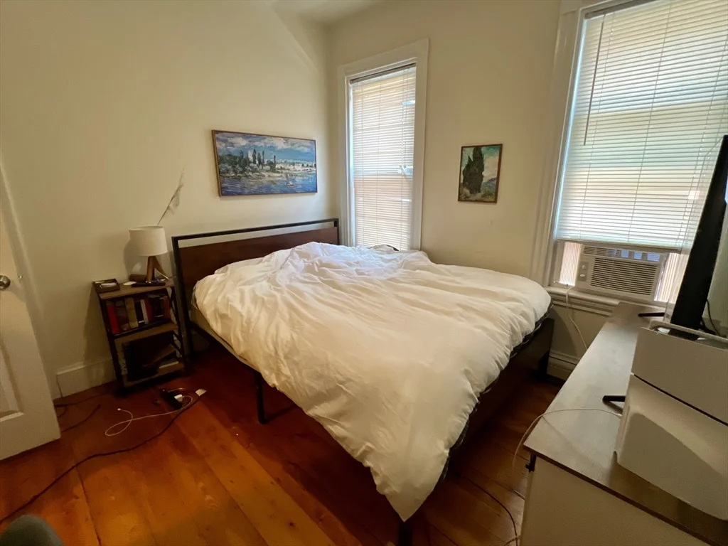 682 E 6th St, South Boston
