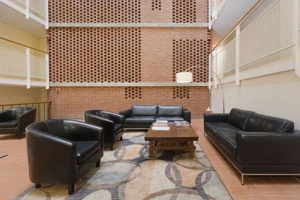 29 Concord Ave, Neighborhood Nine