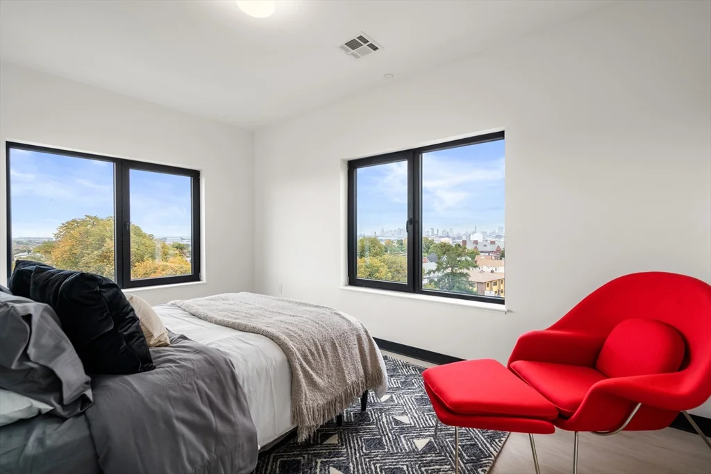 600 Broadway, Everett