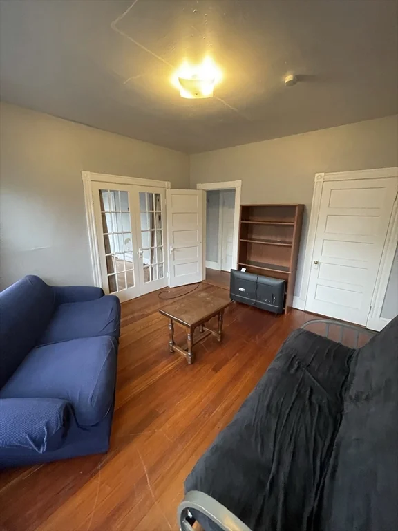 165 Chestnut Ave, Jamaica Plain