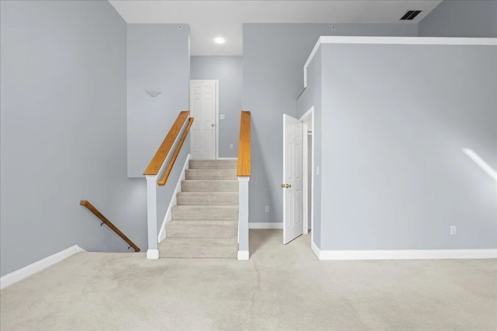 67 N Quinsigamond Ave, Shrewsbury