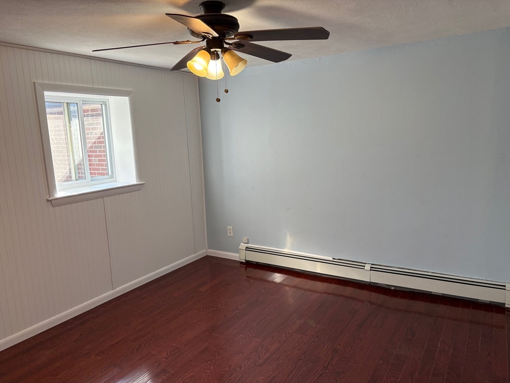 28 Bryon Rd, Chestnut Hill