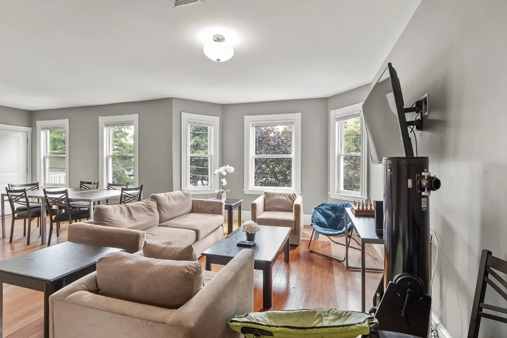 139 Adams St, Waltham