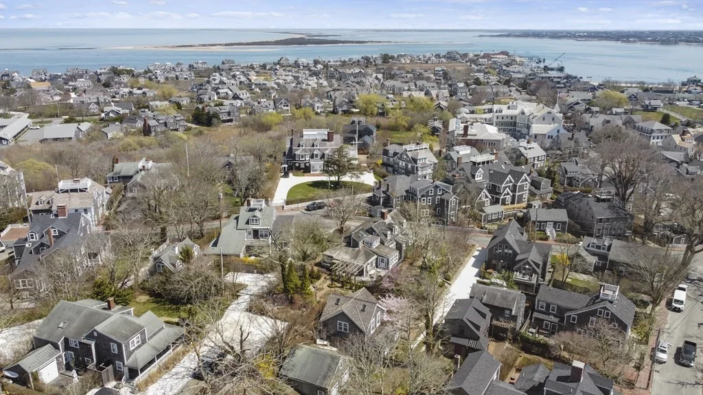 2 Kite Hill Ln, Nantucket
