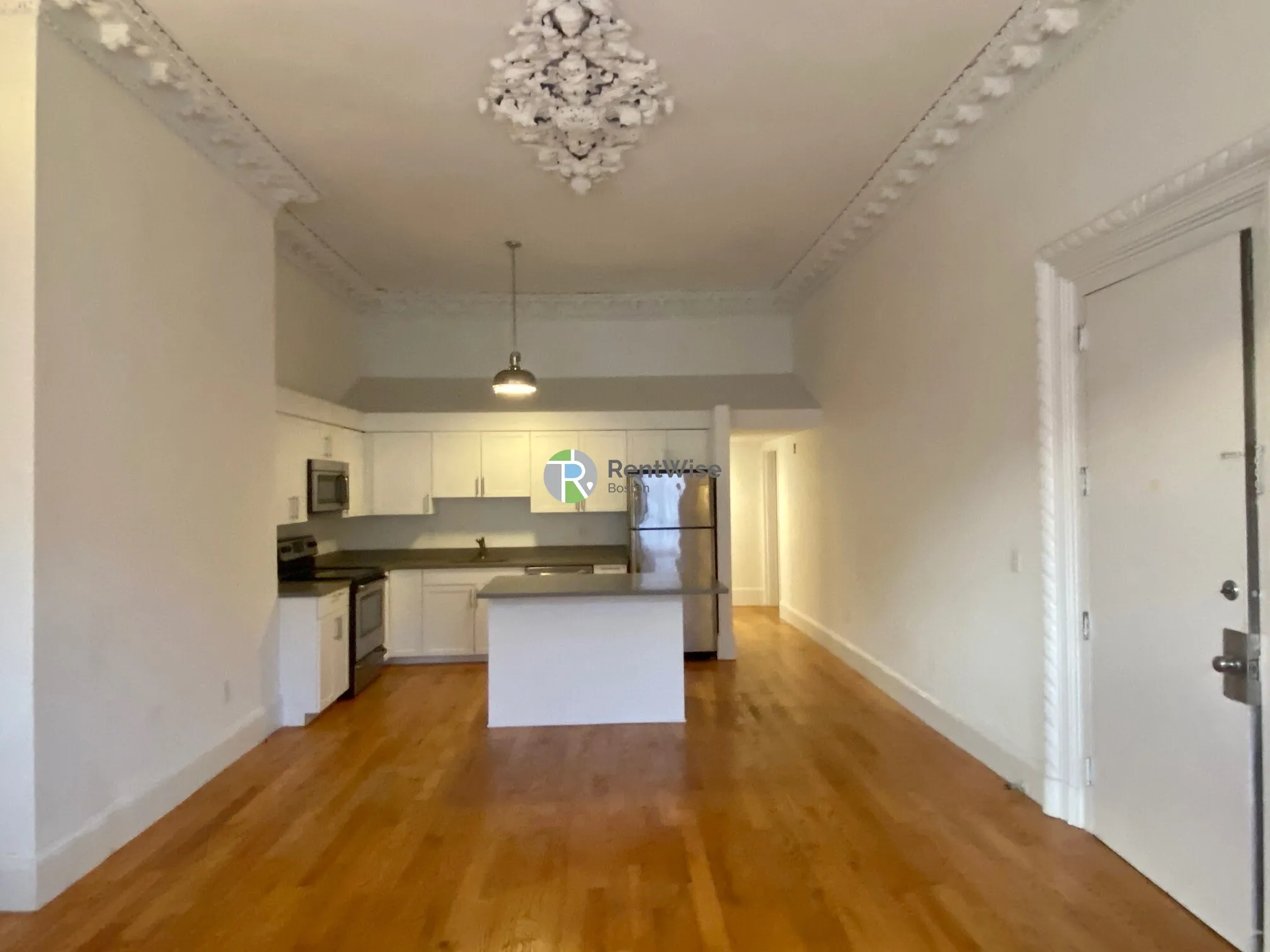 521 Massachusetts Ave, Roxbury