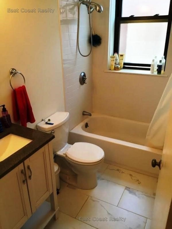 128 Hemenway St, Fenway