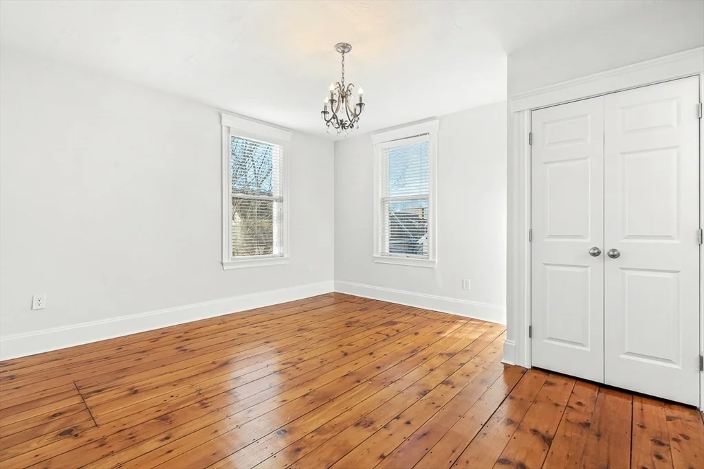 11 Symonds St, Salem