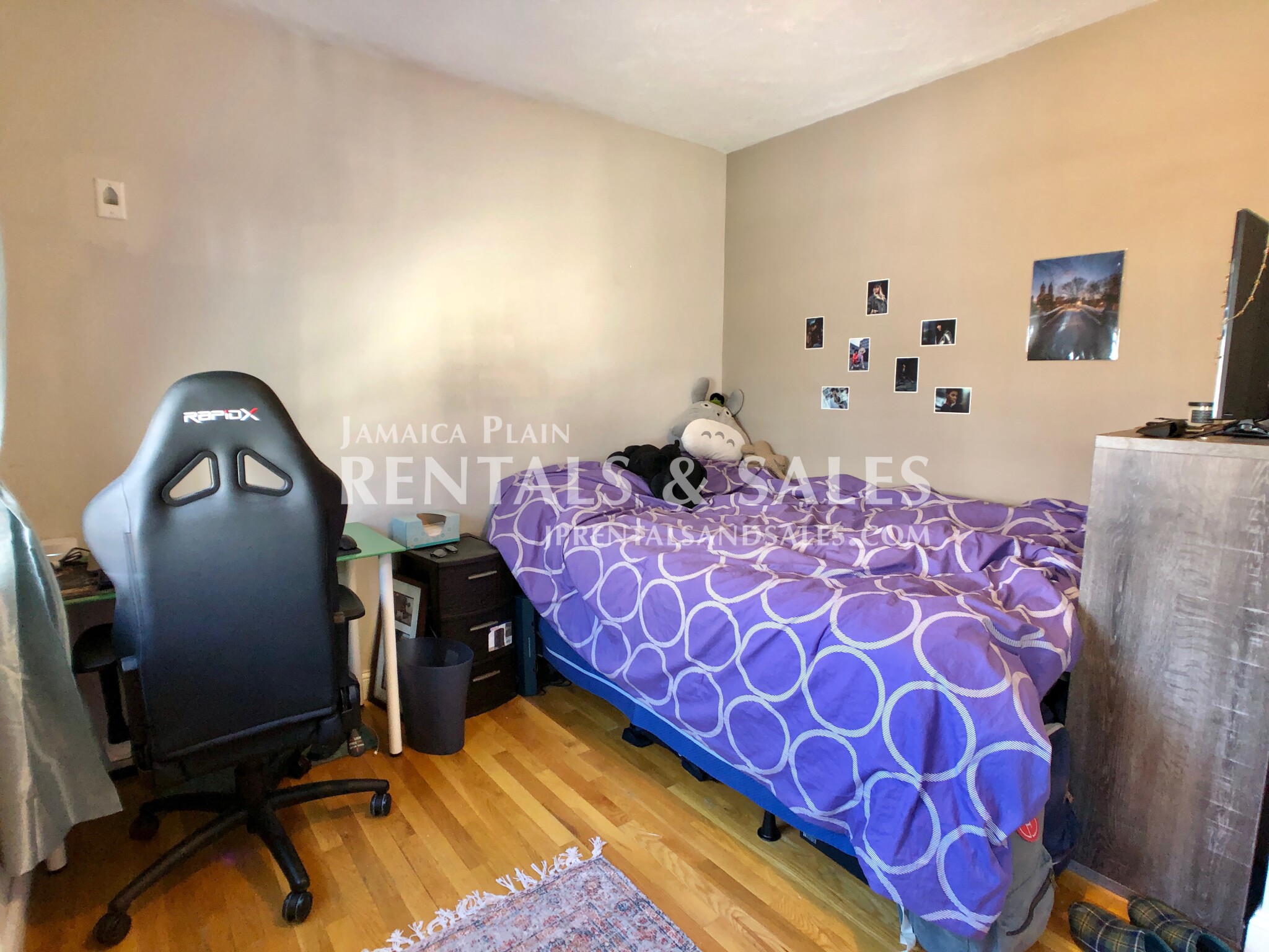 27 Clive St, Jamaica Plain