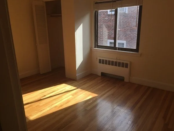 9 Reservoir Rd, Chestnut Hill