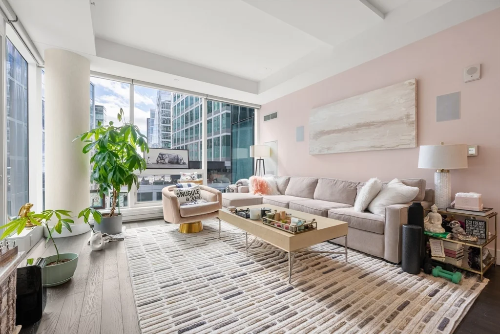 22 Liberty Dr, Seaport District