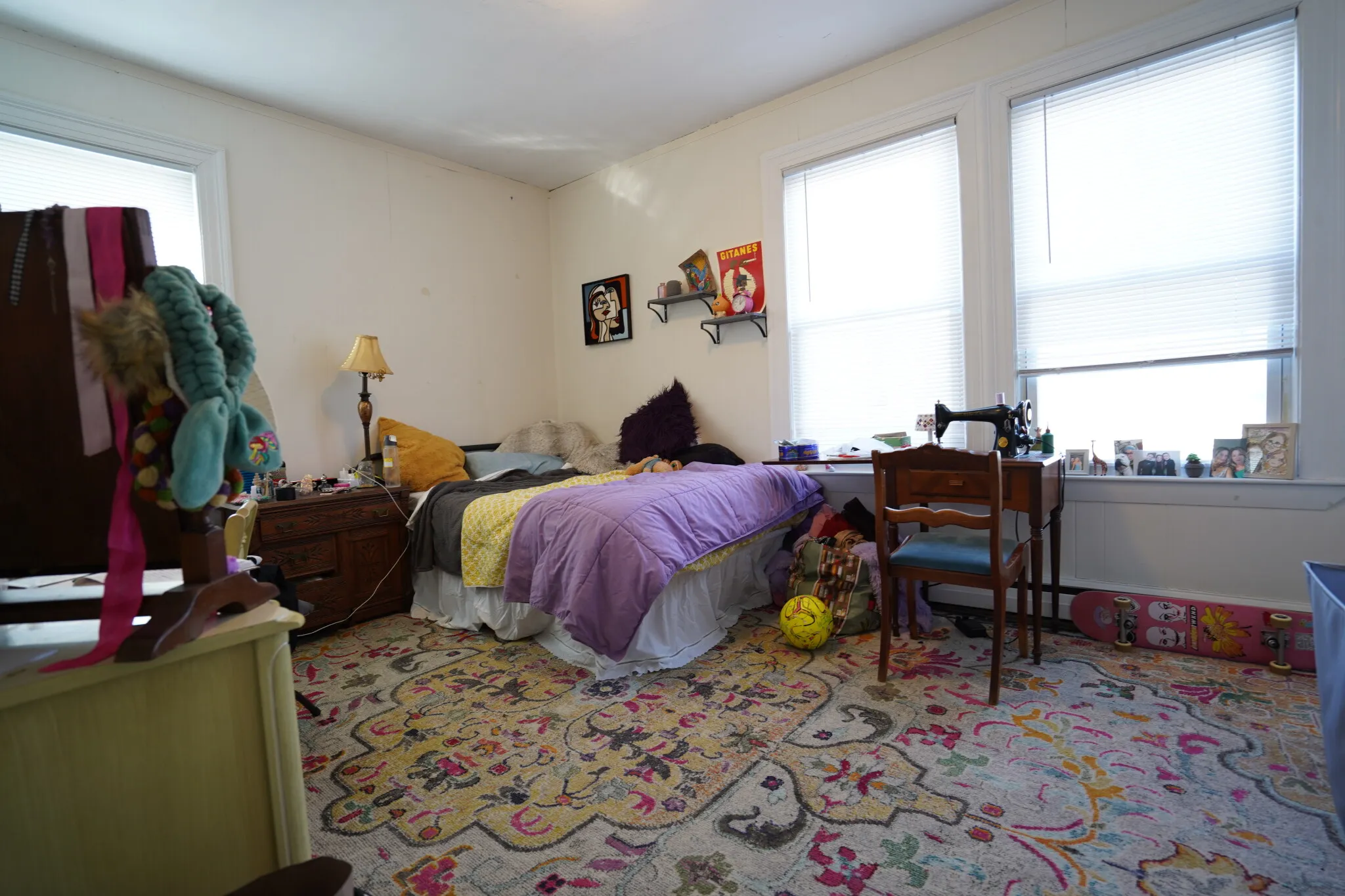 6 Ashford Ct, Allston