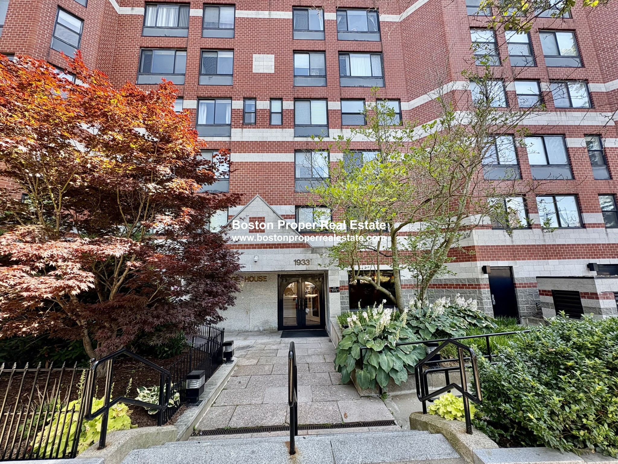 1933 Commonwealth Ave, Brighton