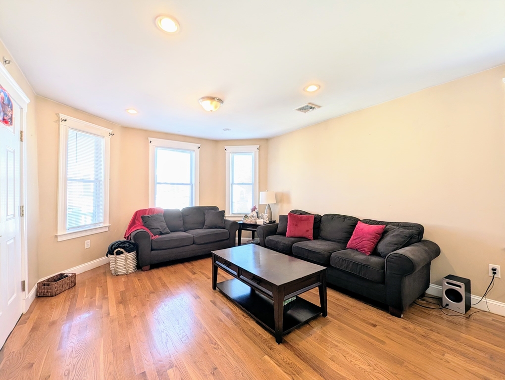 20 Warren St, Peabody