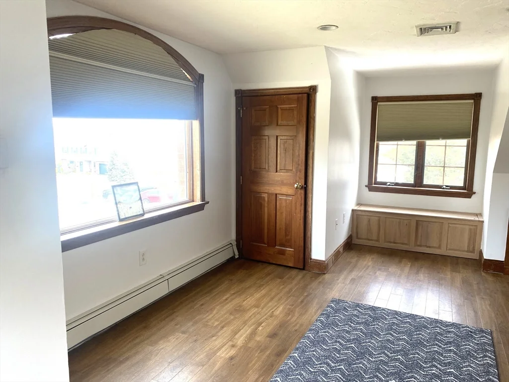 124 Gardiner Rd, Quincy