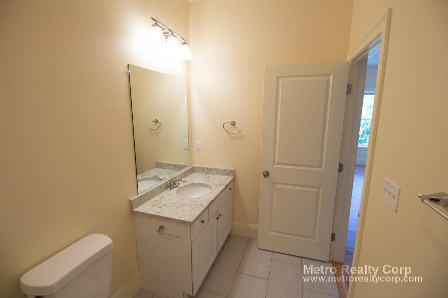 5165 Washington St, West Roxbury