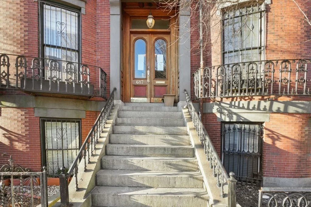 617 Massachusetts Ave, Roxbury