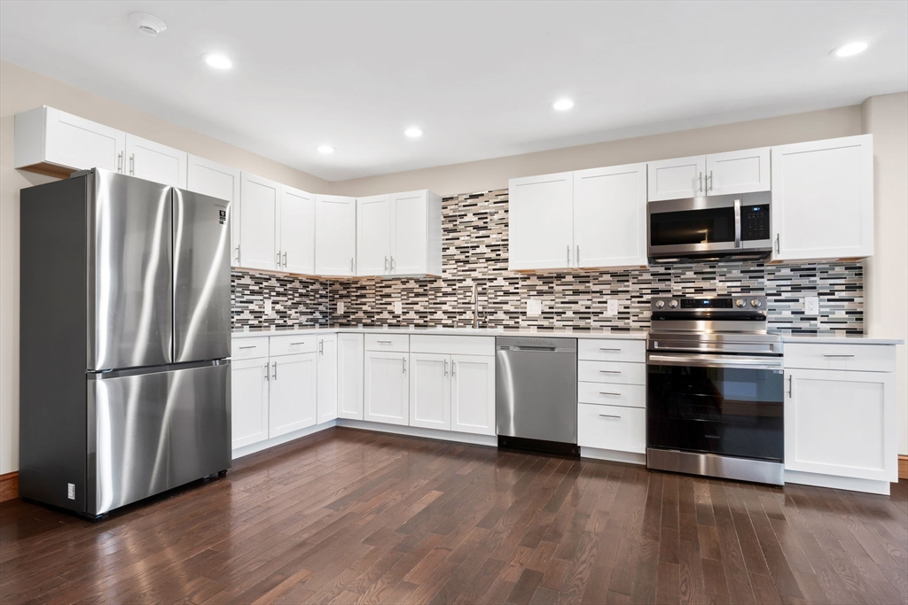 44 Maple St, Danvers