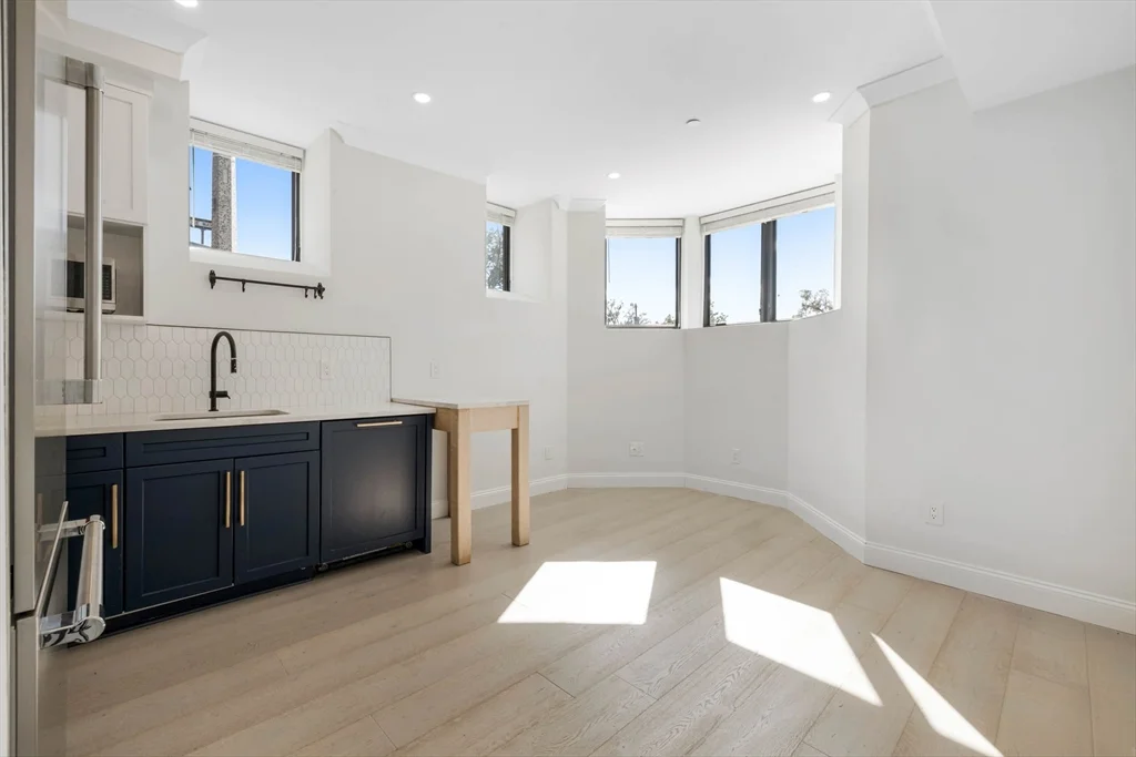 1430 Columbia Rd, South Boston