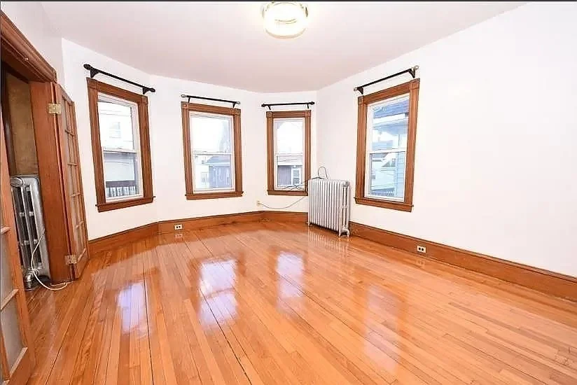 7 Gayland St, Roxbury