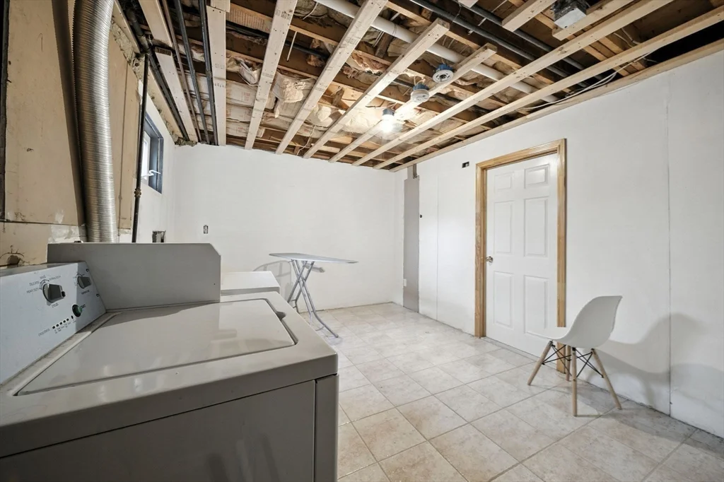 57 Newbury St, Teele Square