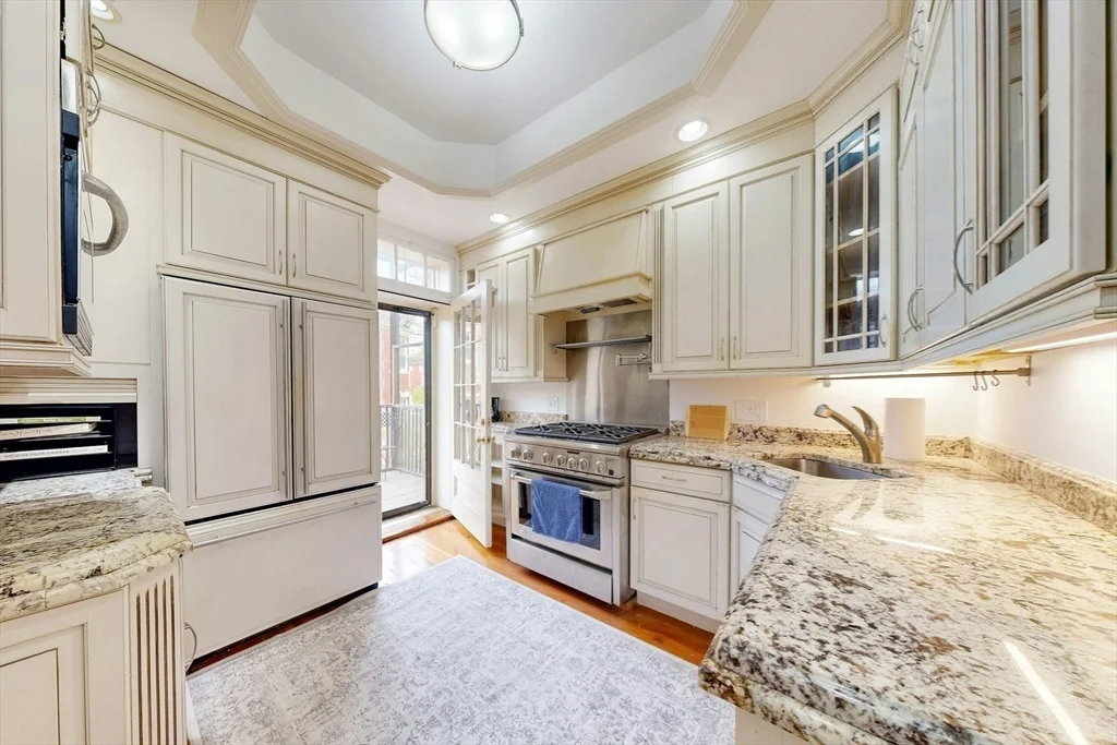 15 Garrison Rd, Brookline Hills