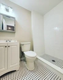 242 Newbury St, Back Bay