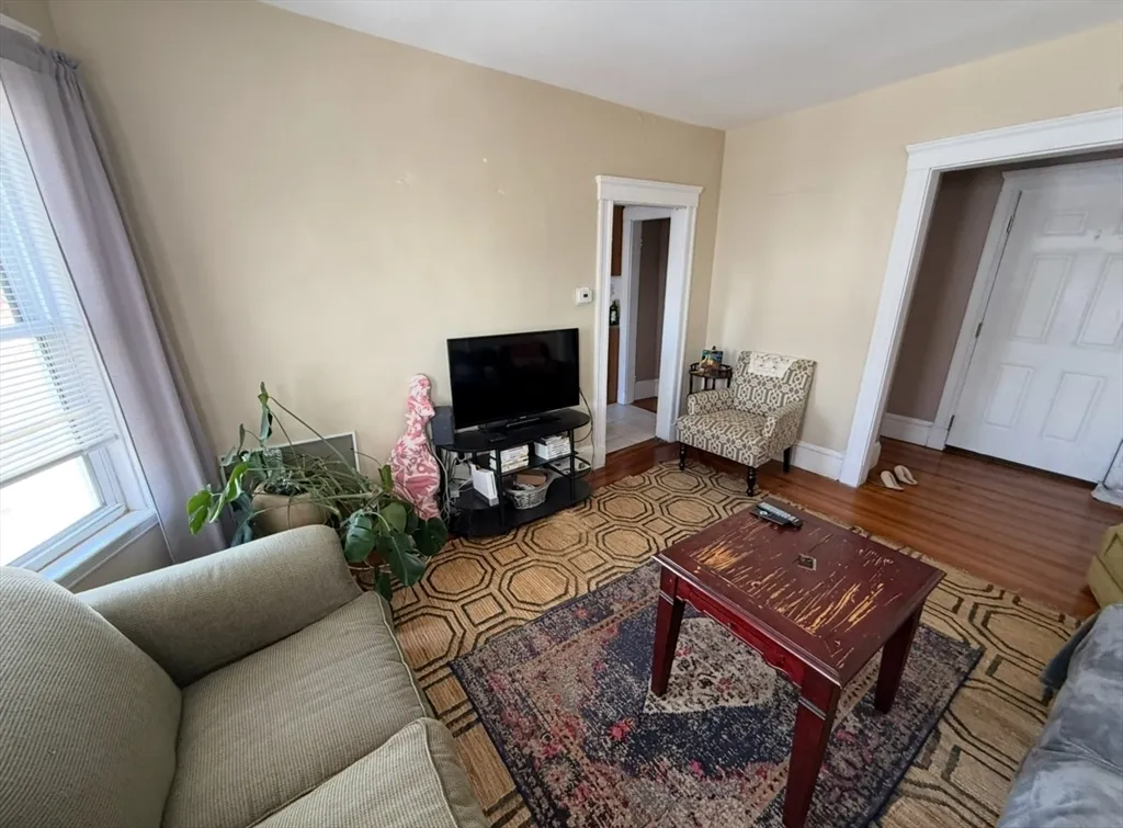 49 Conwell Ave, West Somerville