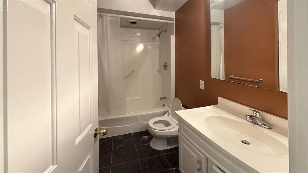 1691 Cambridge St, Mid-Cambridge